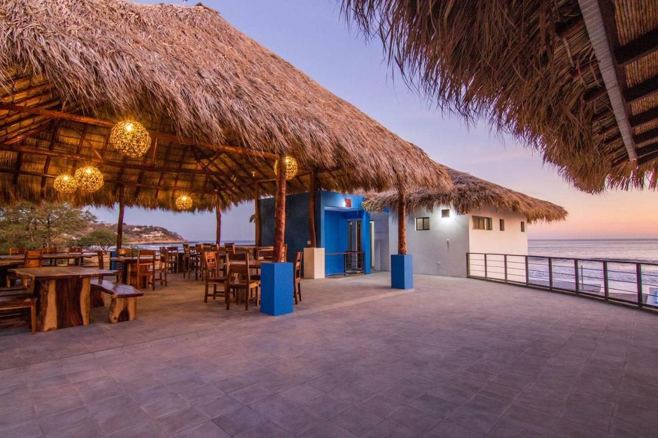 Costa Oeste Tola Exterior photo